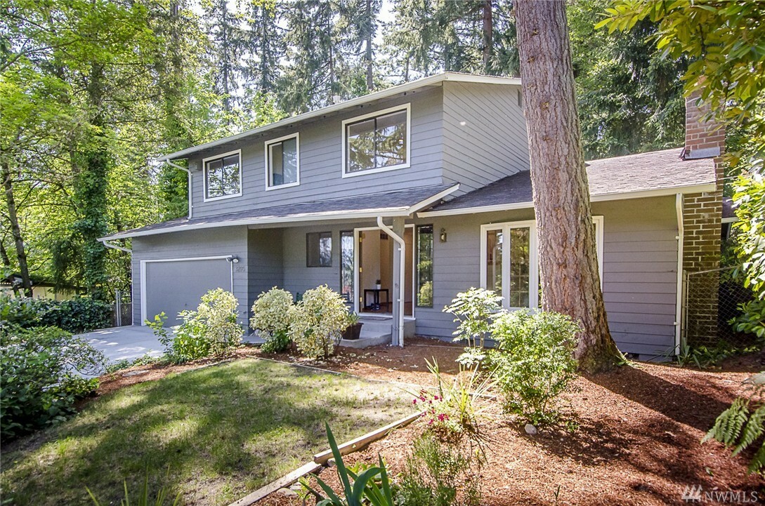 Property Photo:  3205 165th Ave SE  WA 98008 