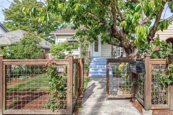 6751 7th Ave NW  Seattle WA 98117 photo