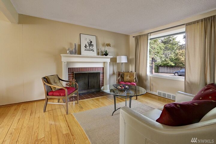 Property Photo:  4811 NE 75th Street  WA 98115