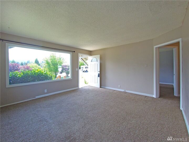 Property Photo:  805 W 8th St  WA 98362 