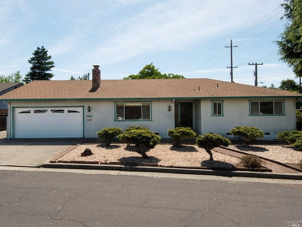 Property Photo: 2 Creekside Court CA 94945