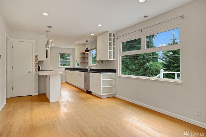 Property Photo:  14041 Palatine Ave N  WA 98133 