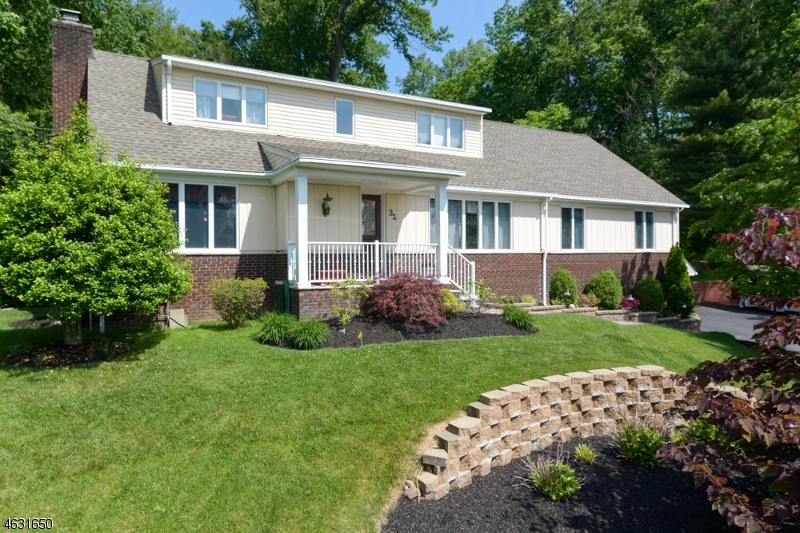 Property Photo:  31 Rockledge Rd  NJ 07506 