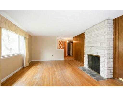 Property Photo:  5 Hadley Rd  MA 02420 