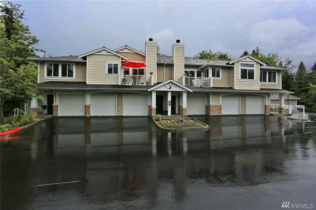 Property Photo:  6515 134th Place SE J-4  WA 98296 