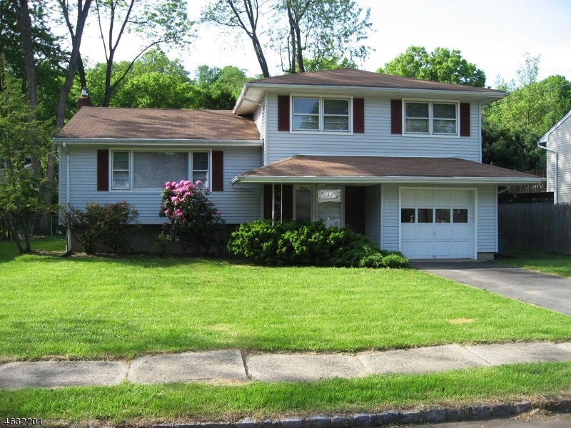 Property Photo:  11 Canterbury Dr  NJ 07076 