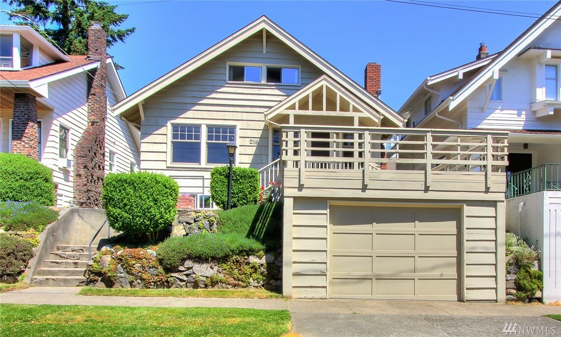 Property Photo: 2116 N 44th St WA 98103