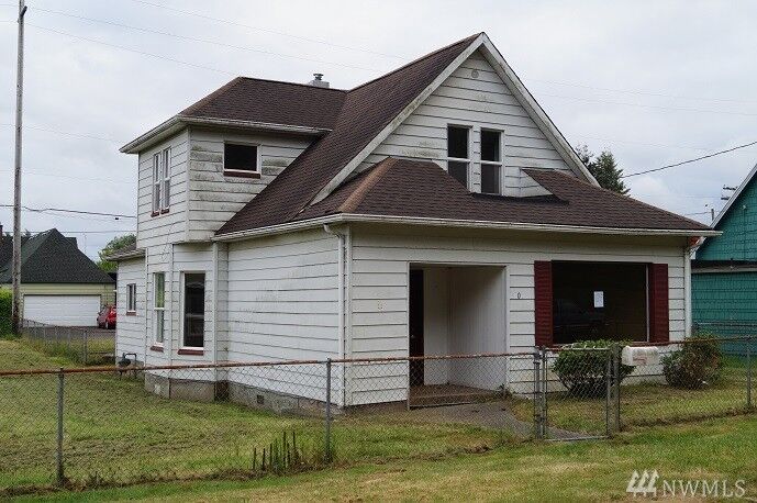 Property Photo:  2106 Cherry St  WA 98550 