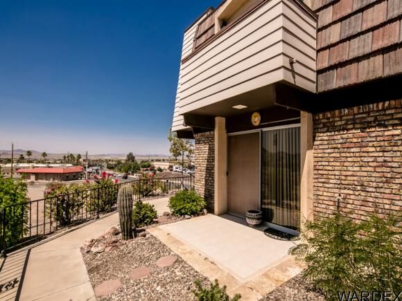 Property Photo: 1640 Swanson Ave Bldg 1 1-5 AZ 86403