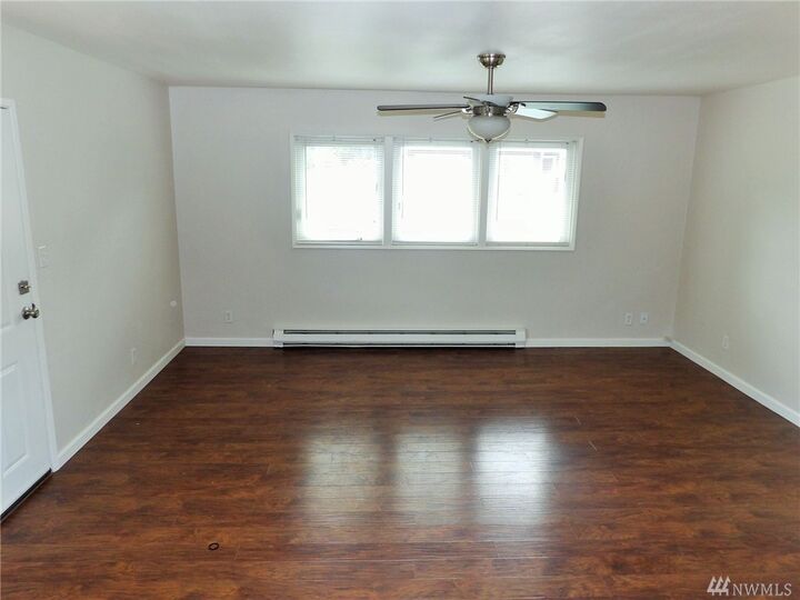 Property Photo: 2512 NE 7th St WA 98056
