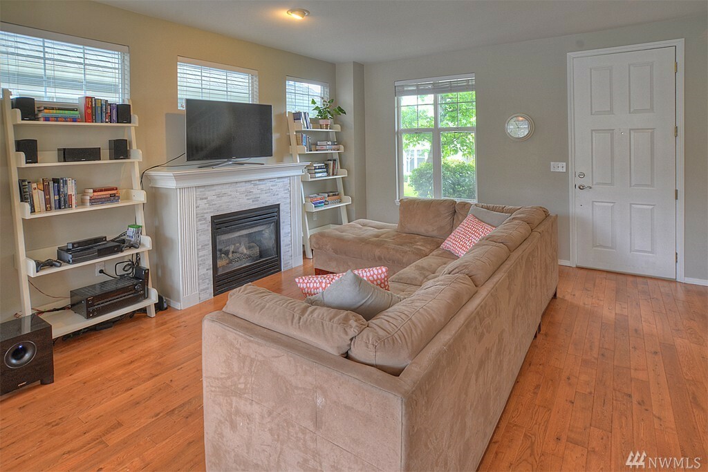 Property Photo: 22755 NE 4th Place 112 WA 98074