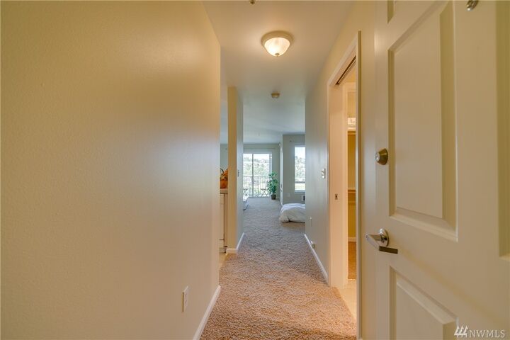 Property Photo: 2530 15th Avenue W 508 WA 98119