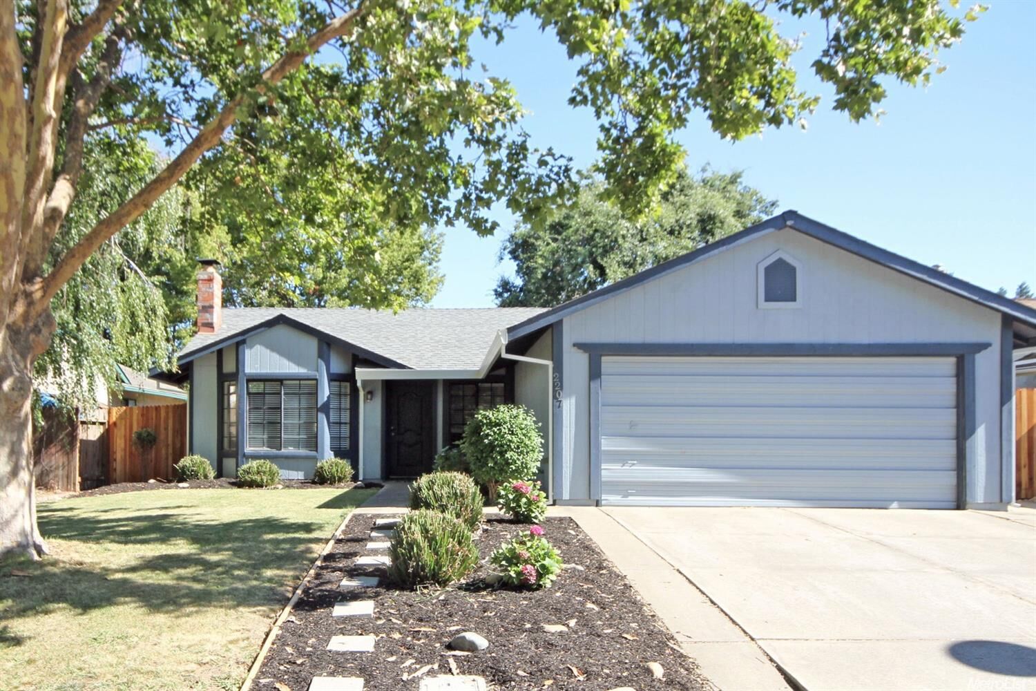 Property Photo: 2207 Borona Way CA 95833