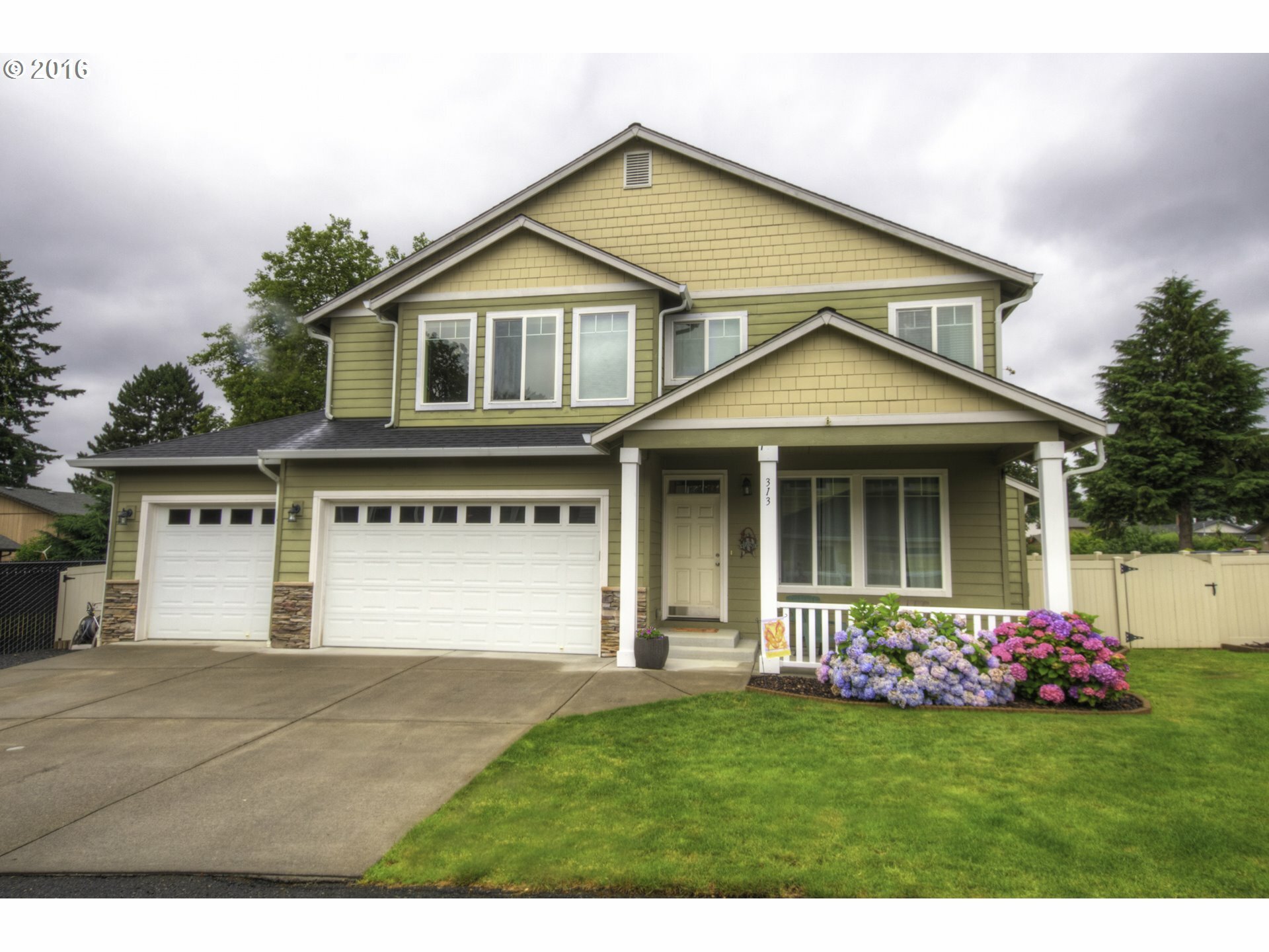 Property Photo:  313 NW 96th St  WA 98665 