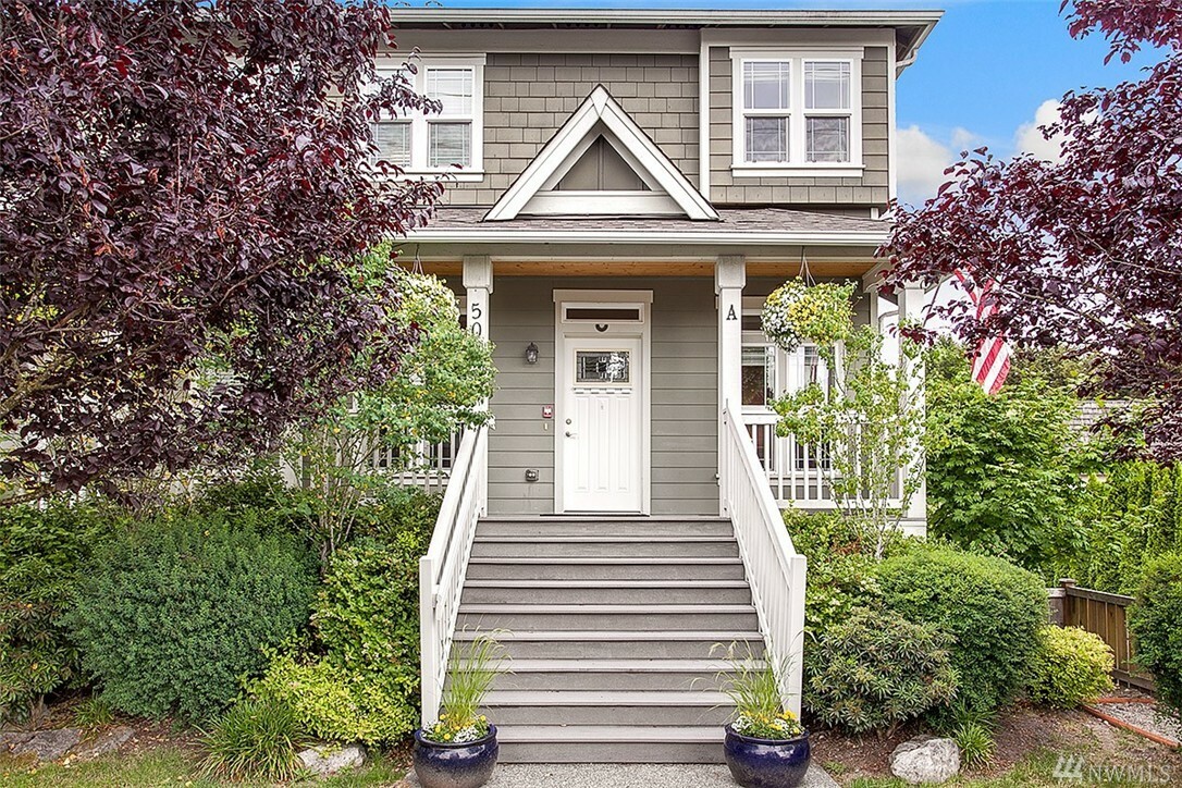Property Photo:  508 Union Ave NE A  WA 98059 