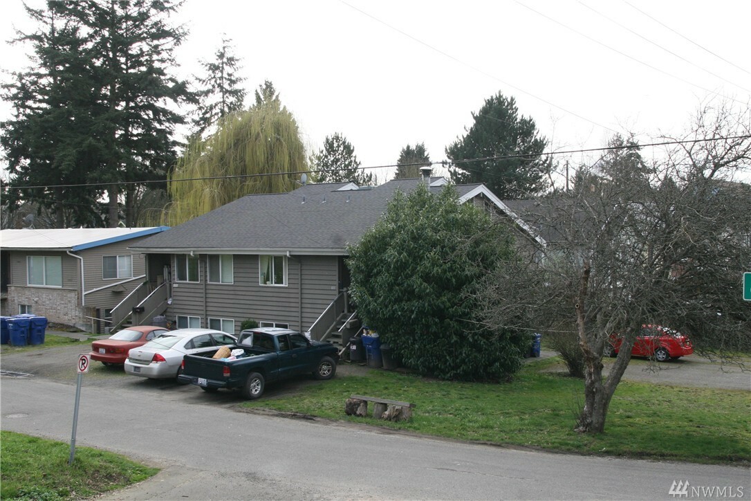 Property Photo:  9001 8th Ave SW  WA 98106 