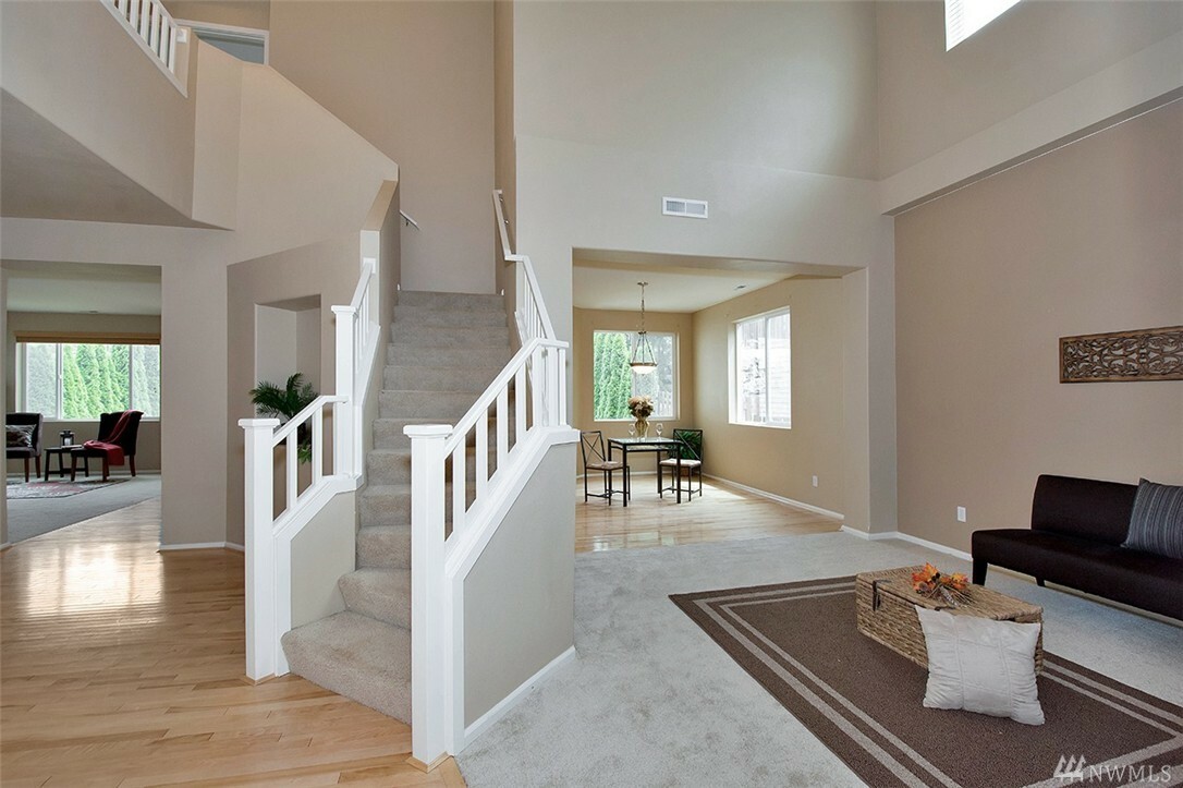 Property Photo: 6512 Montevista Dr SE WA 98092