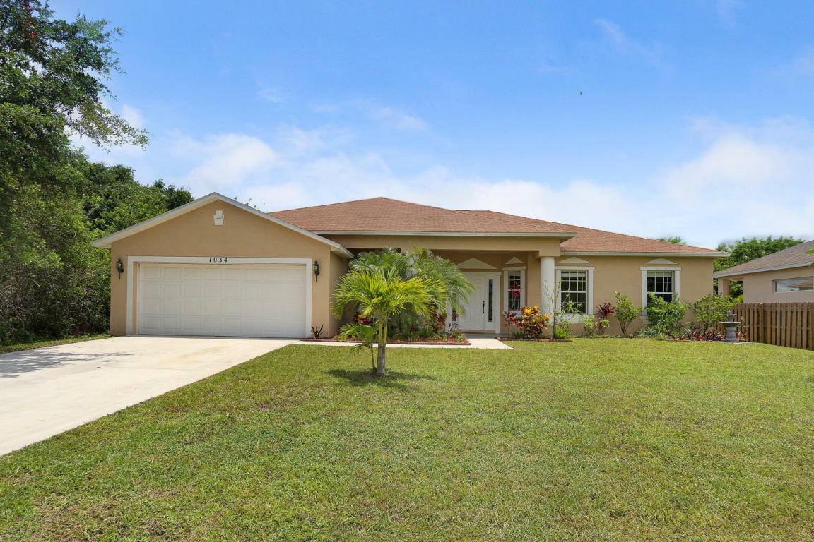 Property Photo:  1034 SW Eckard Avenue  FL 34953 