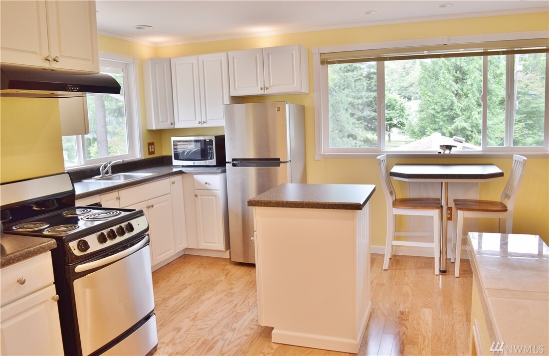 Property Photo: 4564 168th Ave SE B WA 98006