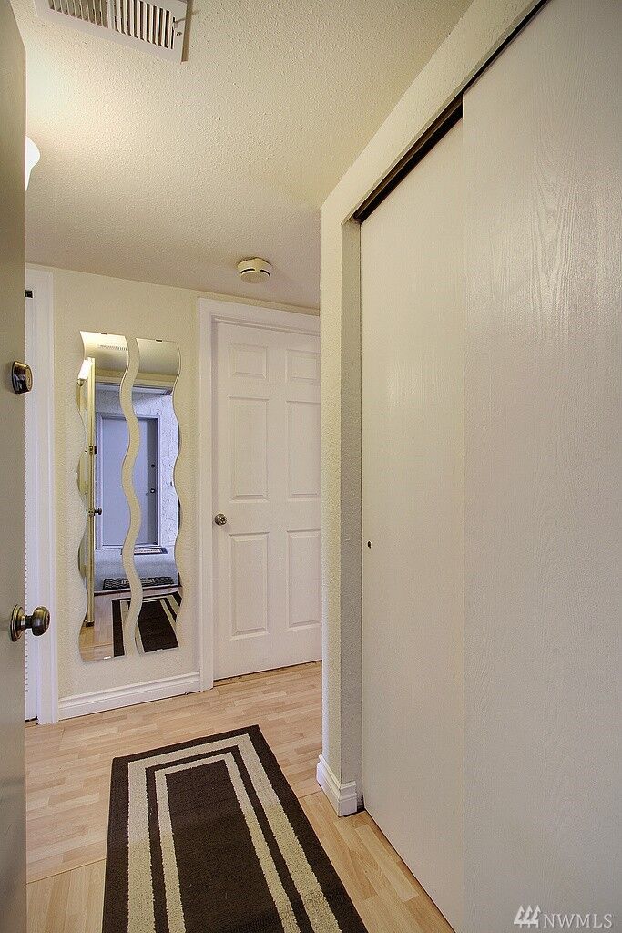 Property Photo:  6722  112th Avenue NE 2B  WA 98033 