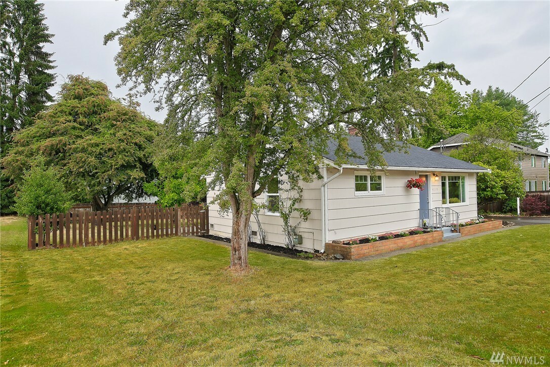 Property Photo:  4715 212th St SW  WA 98036 