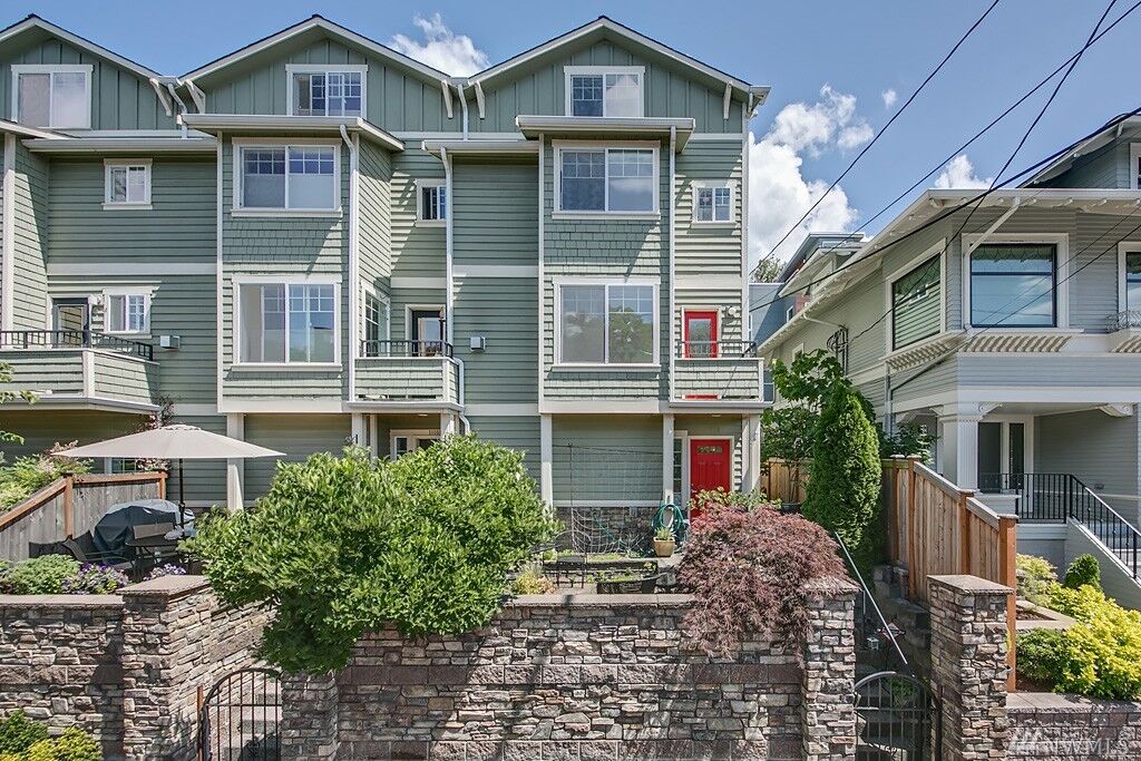 Property Photo: 1110 10th Ave E A WA 98102