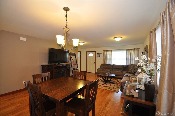 Property Photo: 28609 74 Dr NW WA 98292