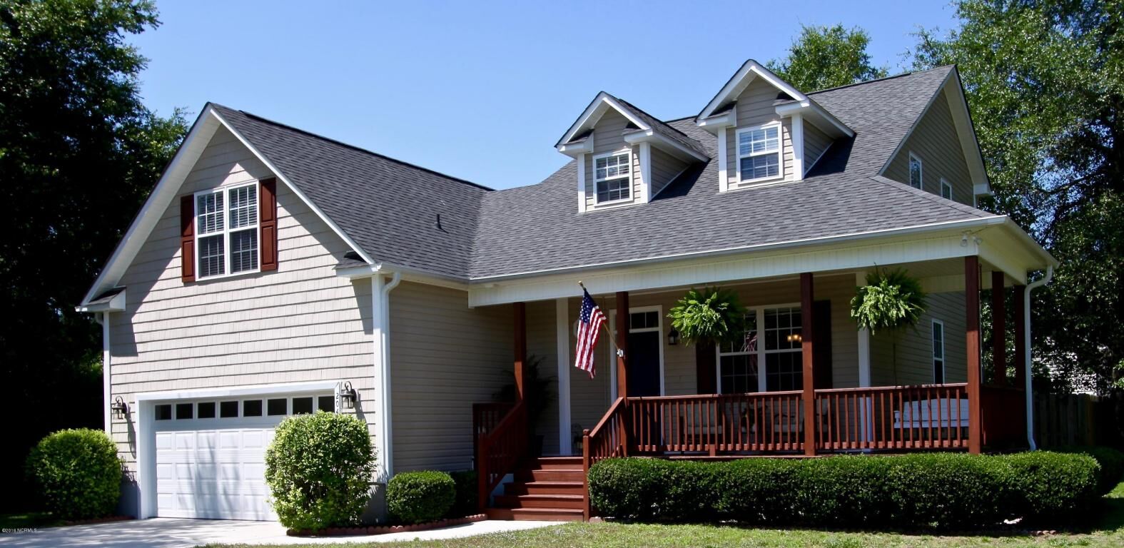 Property Photo:  204 Dale Drive  NC 28460 