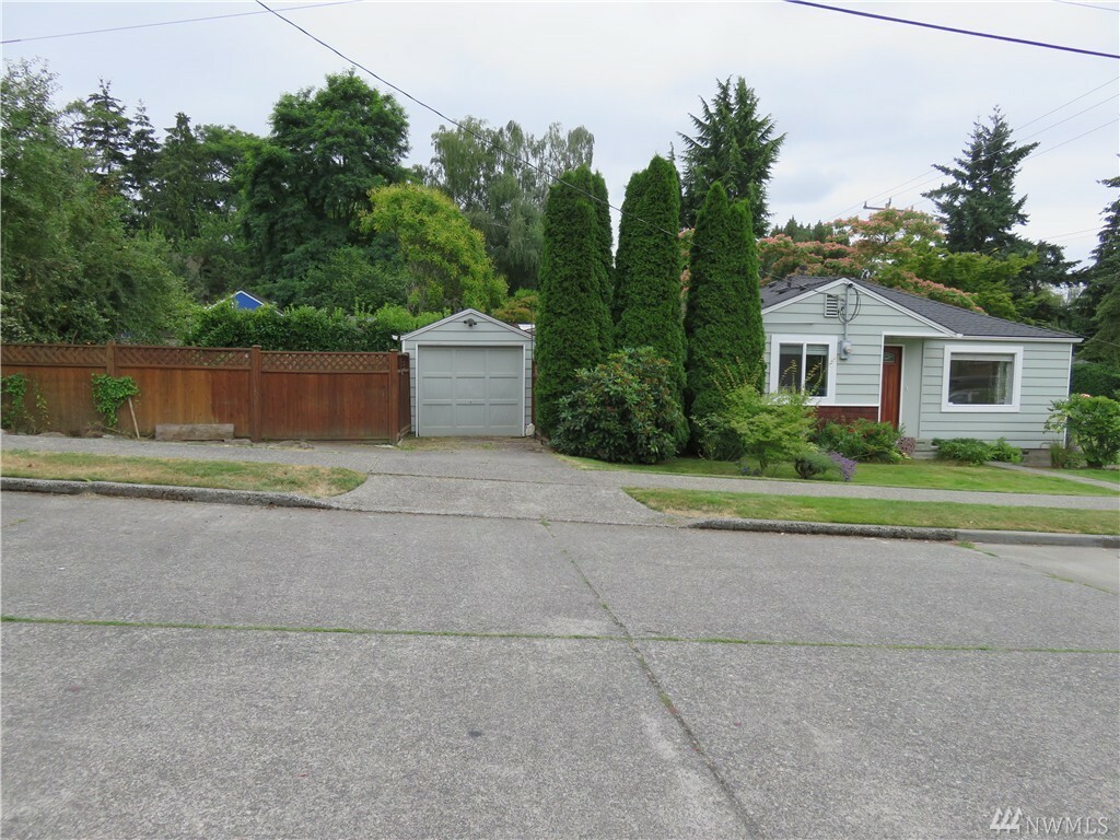 Property Photo:  6858 26th Ave NE  WA 98115 