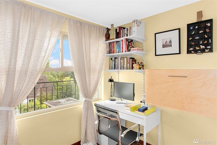 Property Photo: 10106 Greenwood Ave N 301 WA 98133