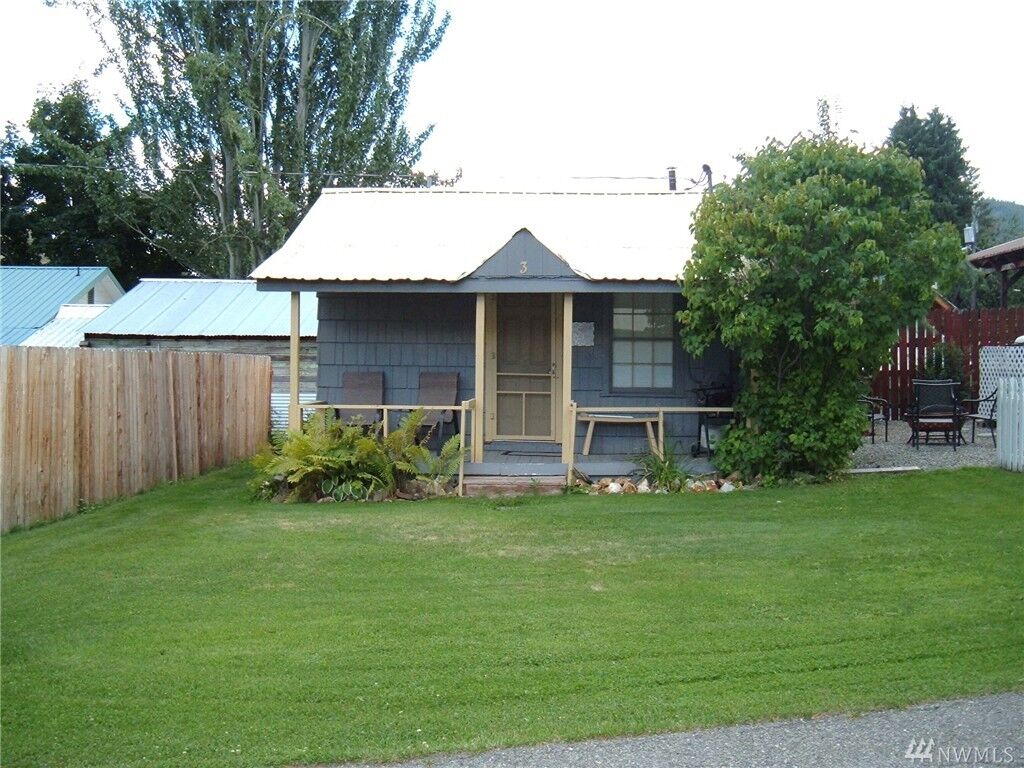 Property Photo:  315 C Lottie Ave N  WA 98819 