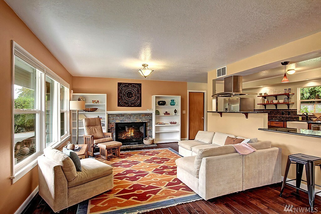 Property Photo: 409 E View Ridge Dr WA 98203