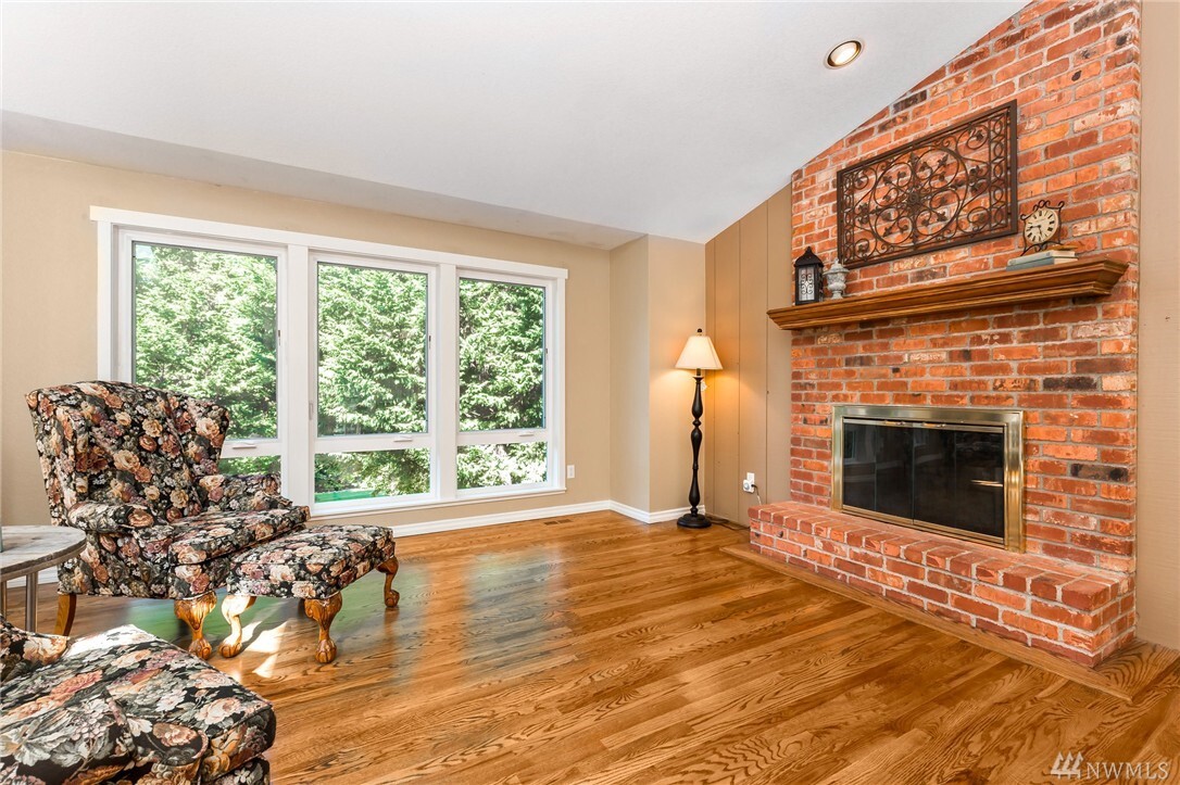 Property Photo: 21711 Echo Lake Rd WA 98296
