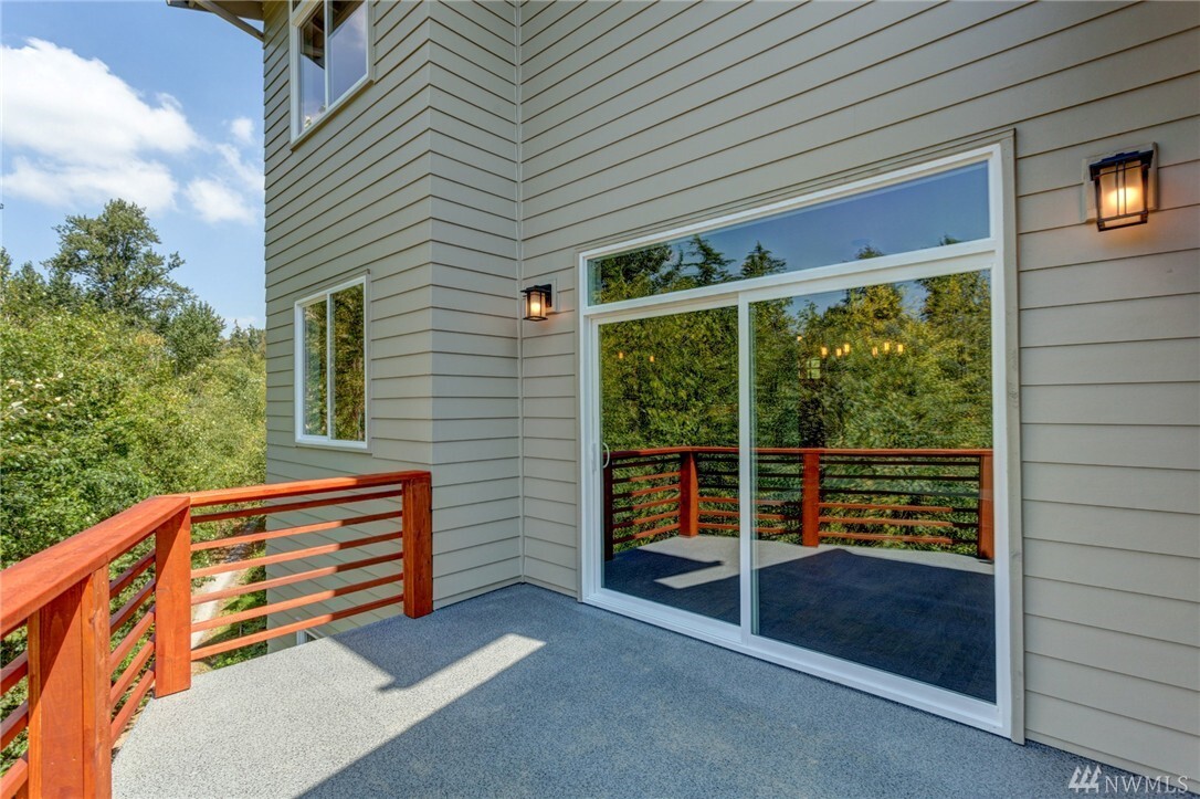 Property Photo: 3301 Sydney Ct WA 98226