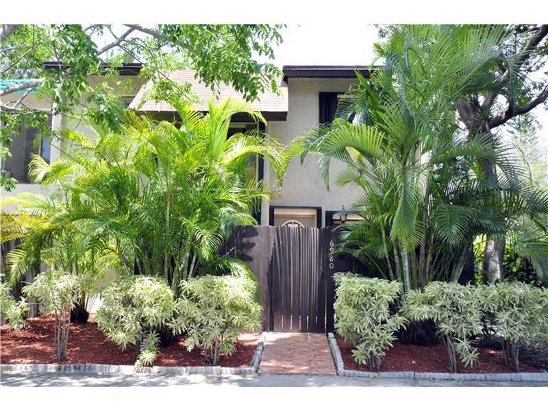 Property Photo: 6980 SW 110th Ct 6980 FL 33173
