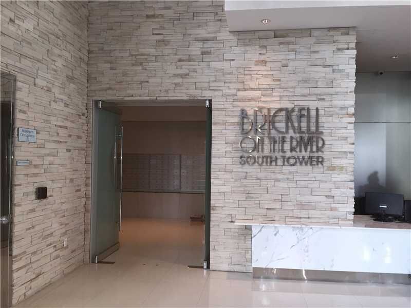 Property Photo:  