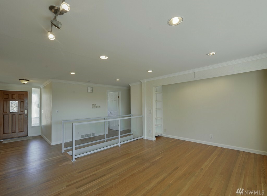 Property Photo: 851 Jefferson Ave NE WA 98056