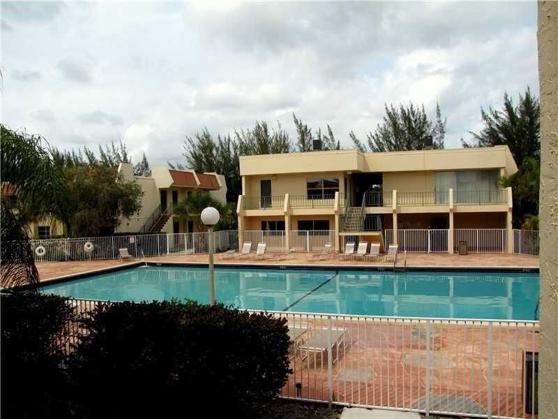 Property Photo: 13892 SW 90th Ave 203-Hh FL 33176