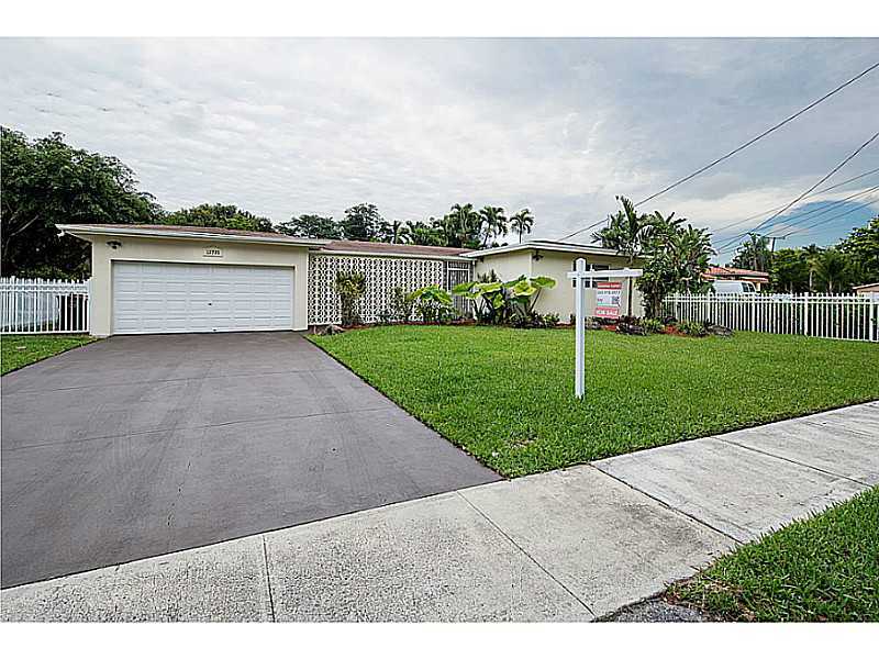 12725 NE 2 Av  North Miami FL 33161 photo