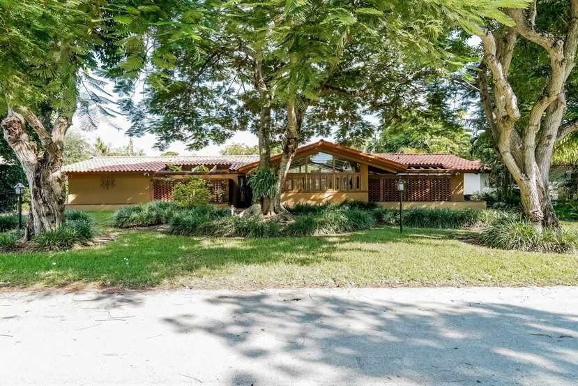 Property Photo:  1415 Coruna Av  FL 33156 