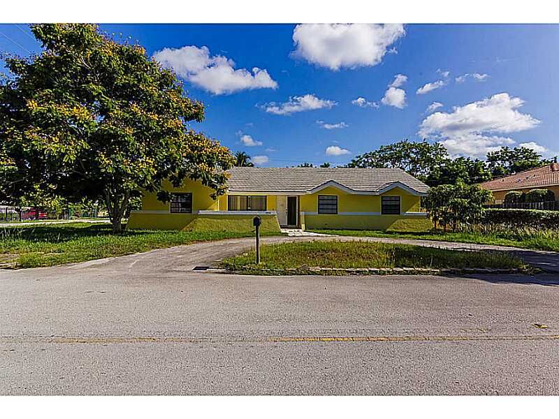 Property Photo:  9231 SW 170 Ln  FL 33157 