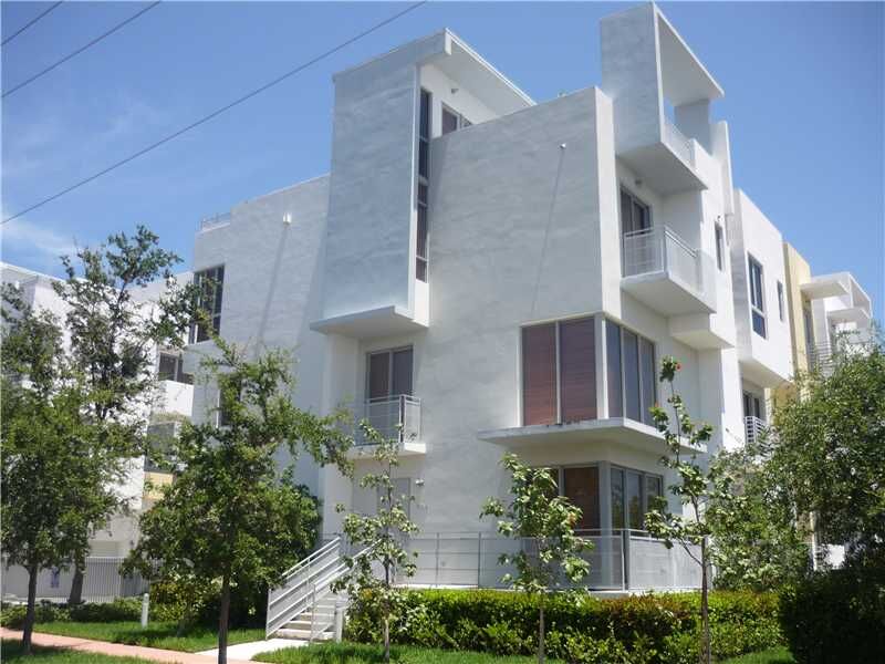 Property Photo:  193 N Shore Dr 193-6  FL 33141 