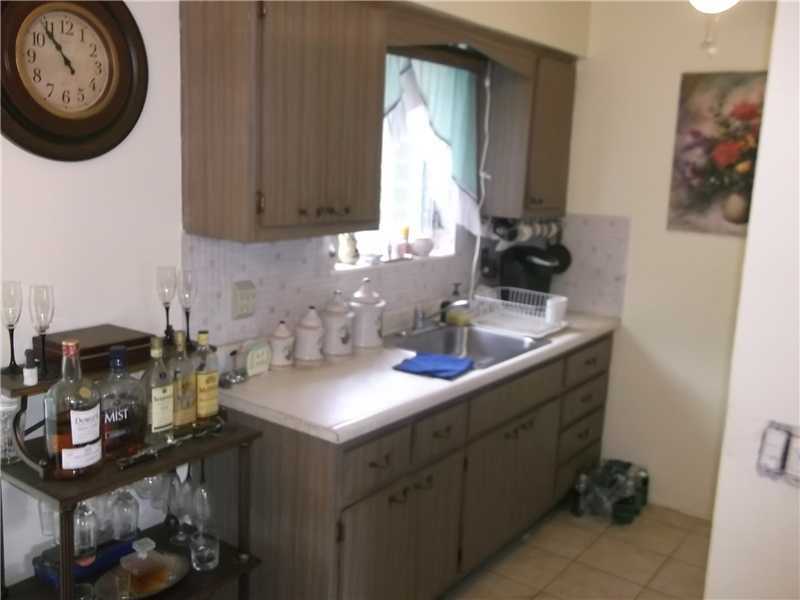 Property Photo:  21 E 52 Pl  FL 33013 