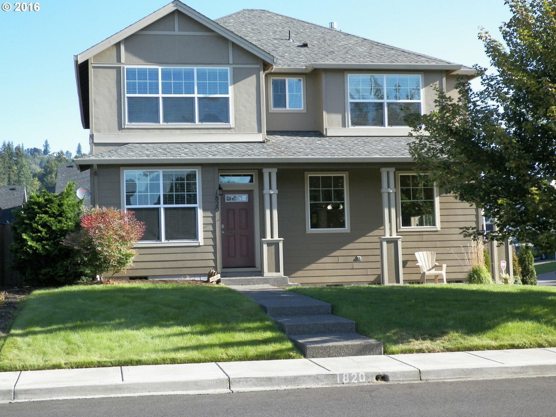 Property Photo:  1820 Willow St  WA 98674 