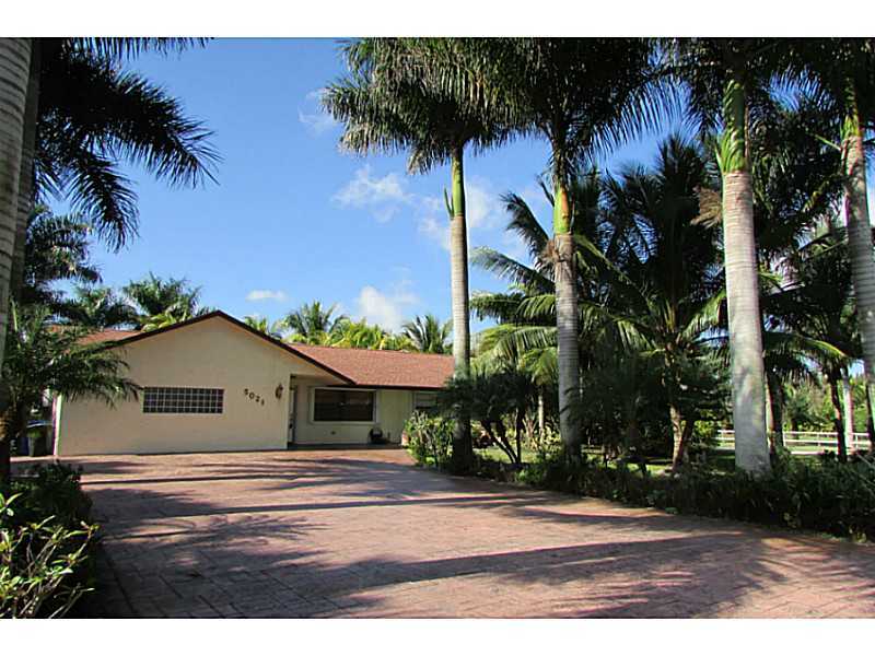 Property Photo:  5021 SW 201st Te  FL 33332 