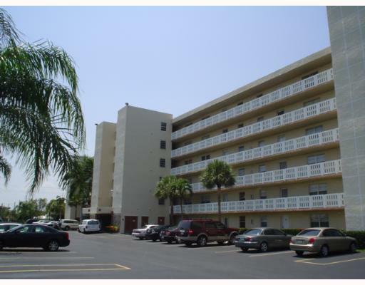 Property Photo: 311 SE 3 St 203 FL 33004