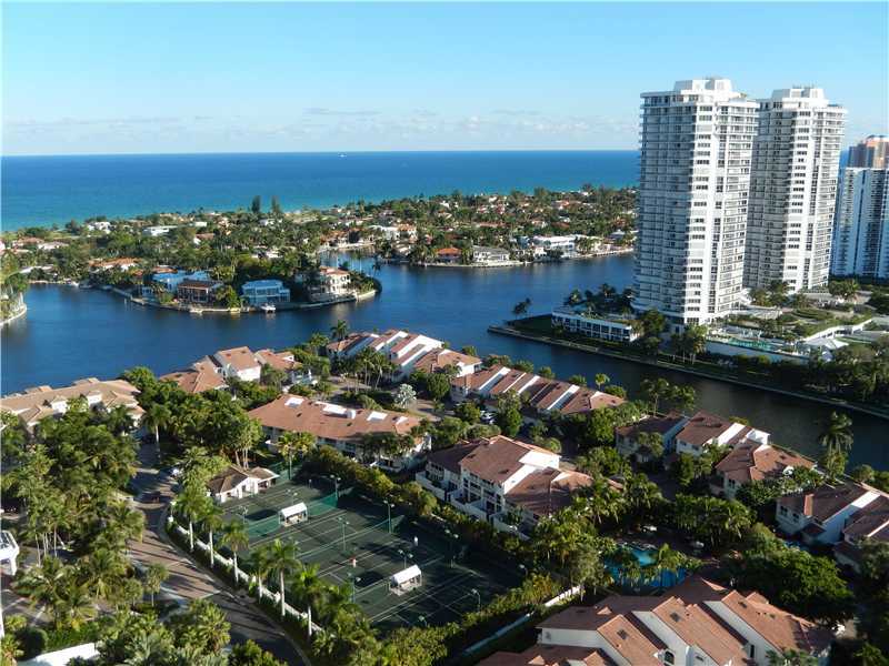 Property Photo:  21055 Yacht Club Dr 2709  FL 33180 