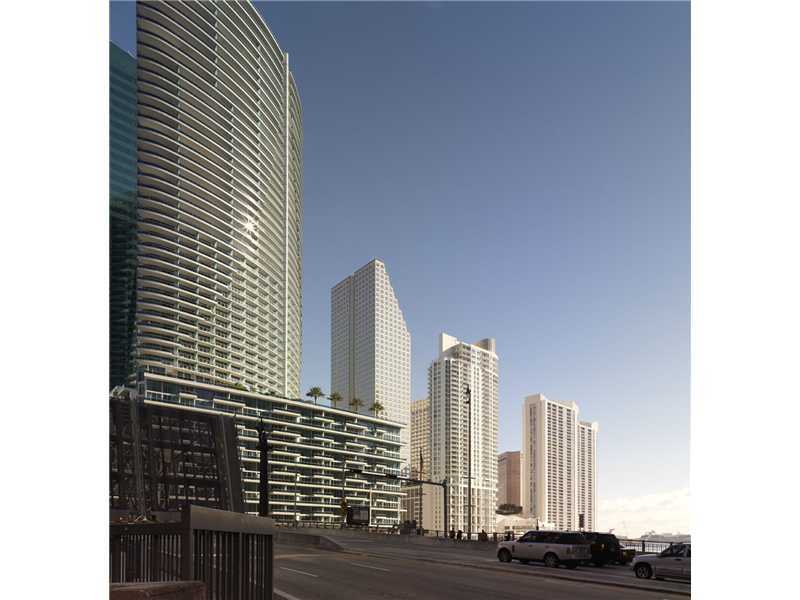 Property Photo:  200 Biscayne Blvd Wy 3203  FL 33131 