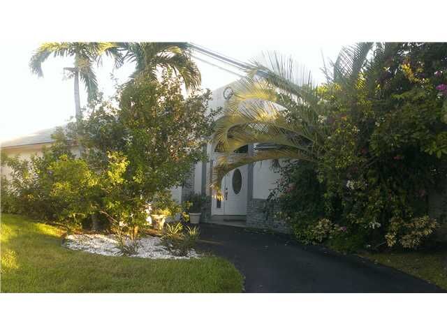 Property Photo:  10910 SW 11th Ct  FL 33324 