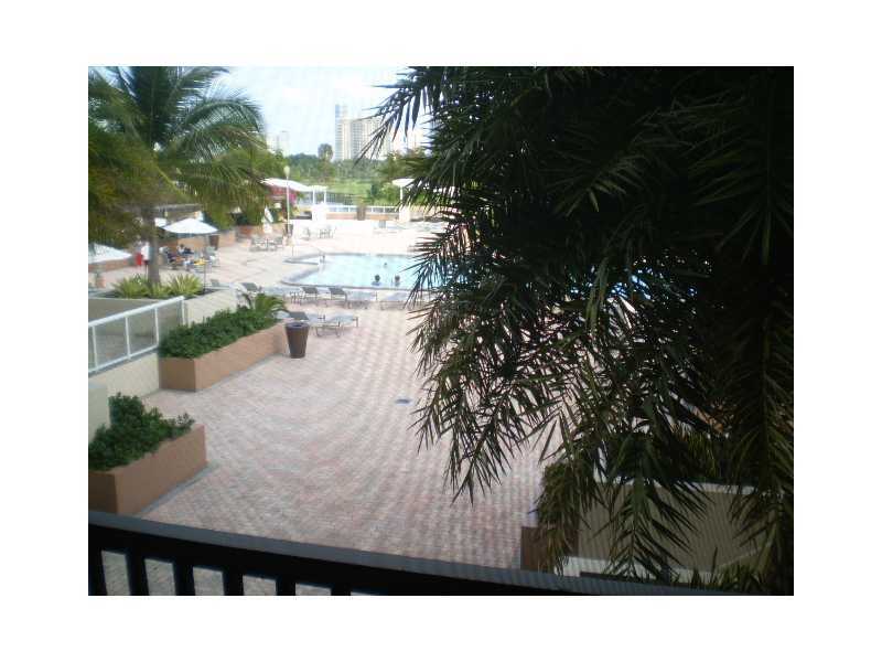 Property Photo:  20301 W Country Club Dr 427  FL 33180 